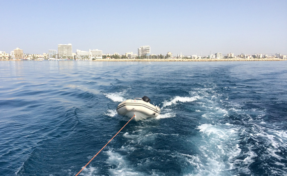 Von Lanarca geht es mit dem Safariboot zur Zenobia