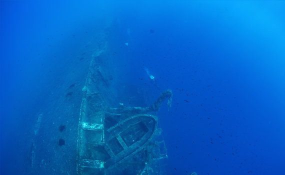 Die Rettungsboote wurden aus ihren Halterungen gerissen